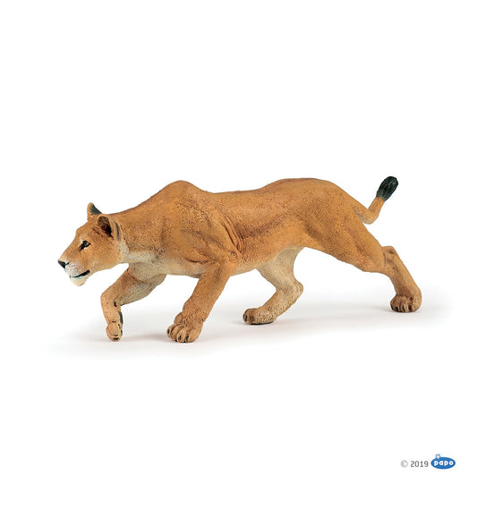 Papo - Lioness chasing