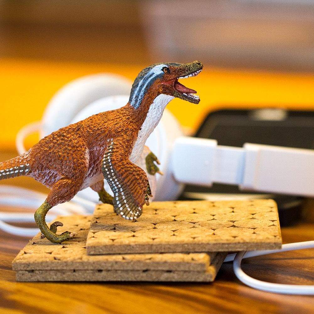 Safari Ltd - Feathered Velociraptor