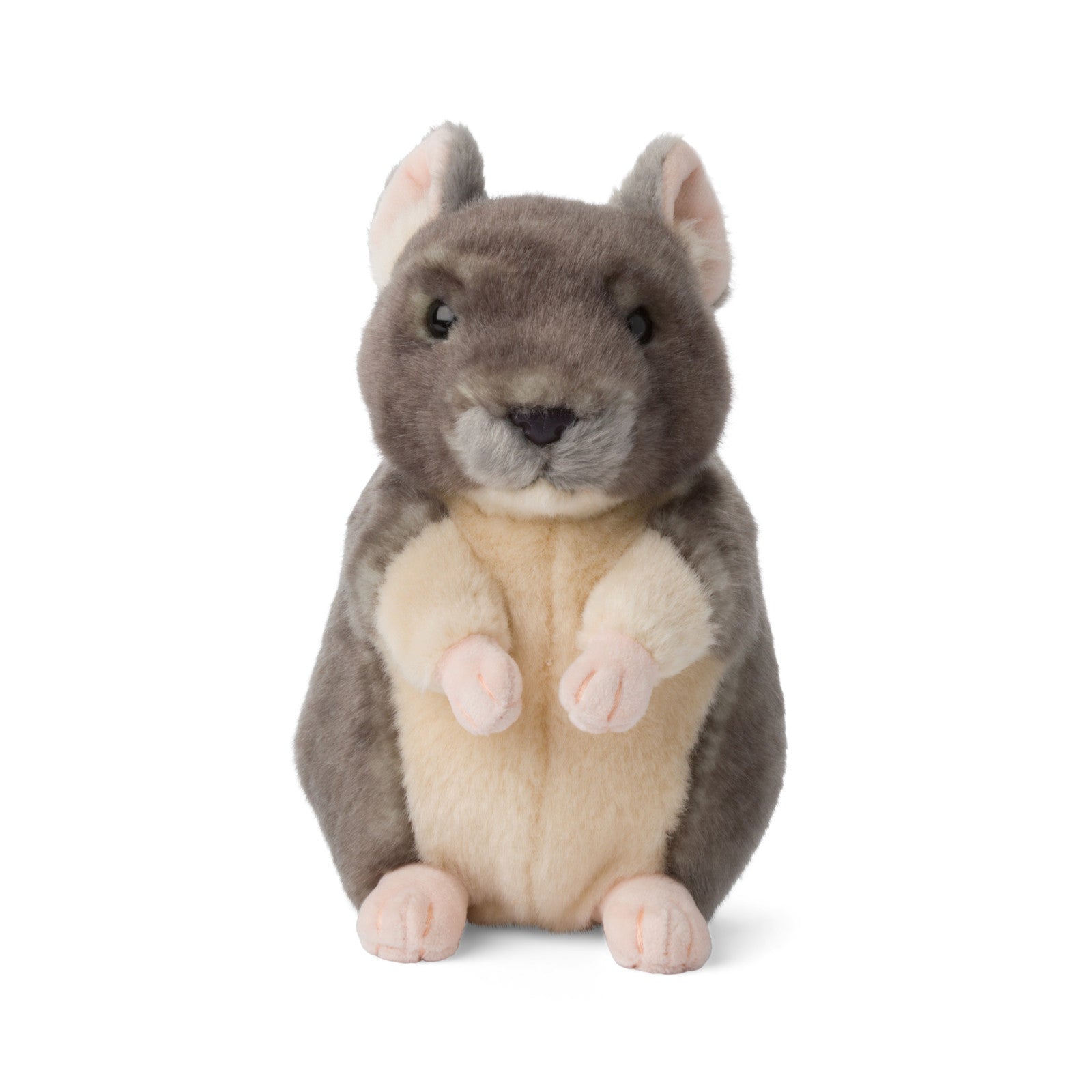 ”WWF Plush chinchilla – handgjort gosedjur i grå toner med återvunnen polyesterfyllning.”