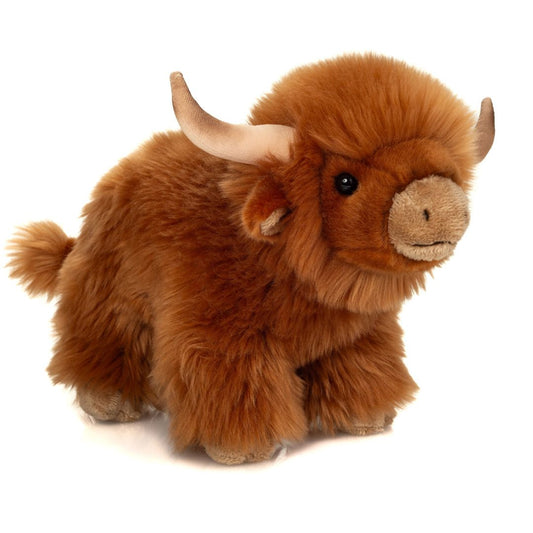 ”Hermann Teddy Highland cattle – mjukt 28 cm gosedjur med rödbrun fluffig päls och små horn.”