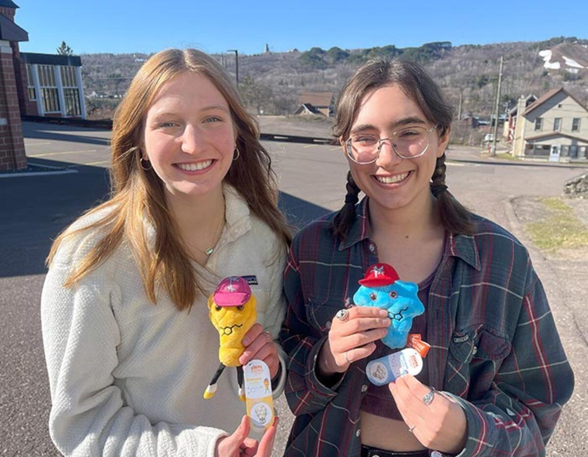 GIANTmicrobes – Serotonin Plysch